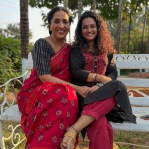 Madhurani Gokhale Instagram - Some friends are human medicines.  You spend an hour with them and you feel everything is fine. She is my human medicine. @abhidnya31 
She is a woman of metal and strength. Pure soul and pure heart. I love you , girl
 
I feel so blessed to have you here in my life .. ! #friendship #longlivefriendship
photo credit @harshly.__
