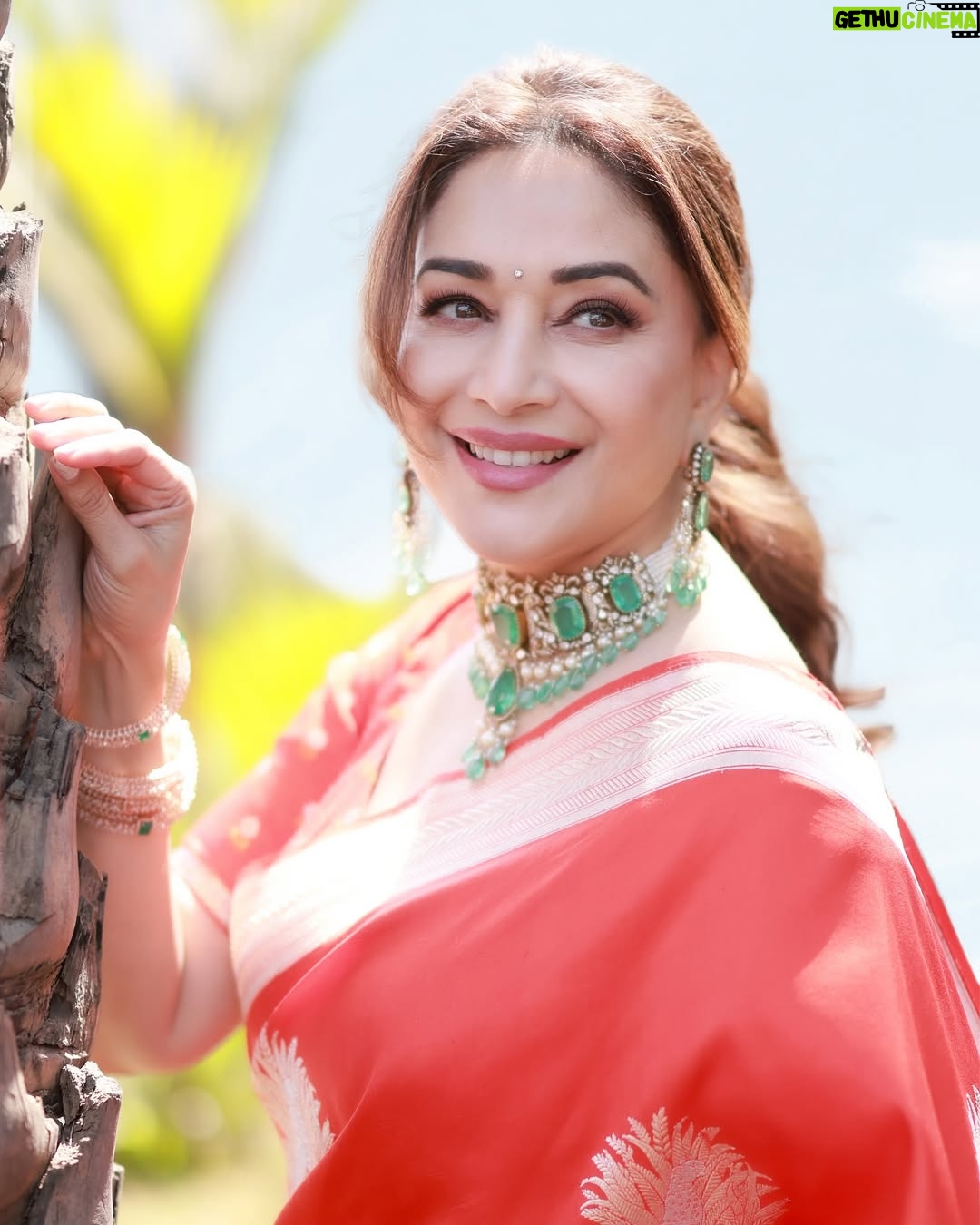 Madhuri Dixit - 488.4K Likes - Golden hour, golden glow, and a heart full of sunshine. ☀️
#tuesday #tuesdaythoughts #sareelove #sunshine #photoshoot #photooftheday