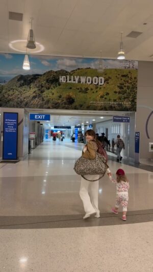 Magdalena Lamparska Instagram - Welcome to Hollywood. We are ready ✨

#losangeles #homesweethome