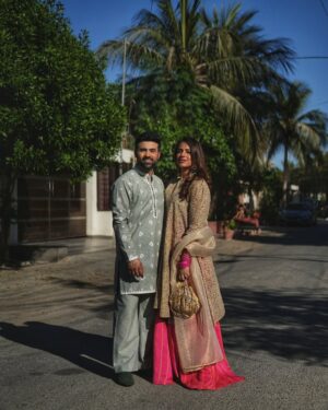 Maham Amir Instagram - - Eid Mubarak ✨️

may Allah SWT accept our prayers, fasting, charity and every act of devotion we offered in his path!

Pictures: @abdul.saqibfilms
Wardrobe: @mohsin.naveed.ranjha & @generation_pk
Shoes: @logopakistan