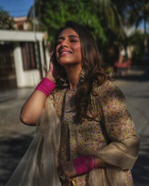 Maham Amir Instagram - - Eid Mubarak ✨️

may Allah SWT accept our prayers, fasting, charity and every act of devotion we offered in his path!

Pictures: @abdul.saqibfilms
Wardrobe: @mohsin.naveed.ranjha & @generation_pk
Shoes: @logopakistan