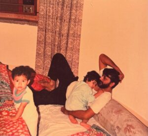 Mahira Khan Instagram - I will forever and ever be my Aba’s little girl. Grateful everyday to be born to a sufi gangsta like Hafeez Ur Rehman Khan. Alhumdulillah. Happy birthday my favourite travel companion..my Aba , te amo ُ✨

P.S make a little prayer for my Aba today. Would be lovely x