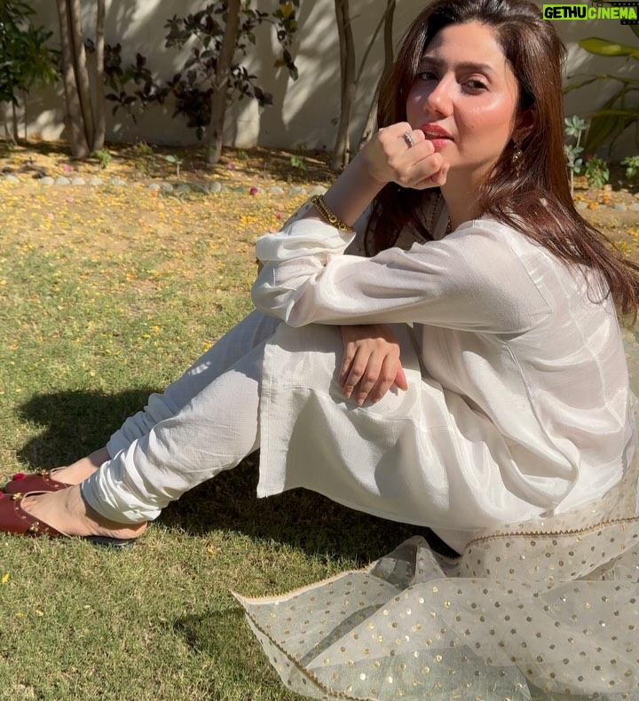 Mahira Khan - 418.3K Likes - Eid Mubarak jaaanemans x
