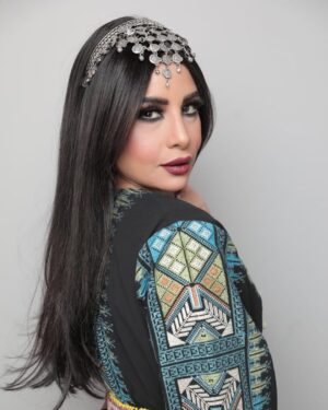 Mai Al Balushi Instagram - ناطرينكم اليوم على مسرح بكر الشدي في البوليفارد.  #مسرحية_ساحرة_الشمال طبعا اشكر الميكب ارتيست الجميلة القلب الروح اللي ما قصرت كل يوم تجي وتحط لي ميك اب وأشكر المصورة الجميلة منال الجابري احبكم وايد بنات الرياض 😍😍😍 @nanoo_39makeupartist @reflection_msj