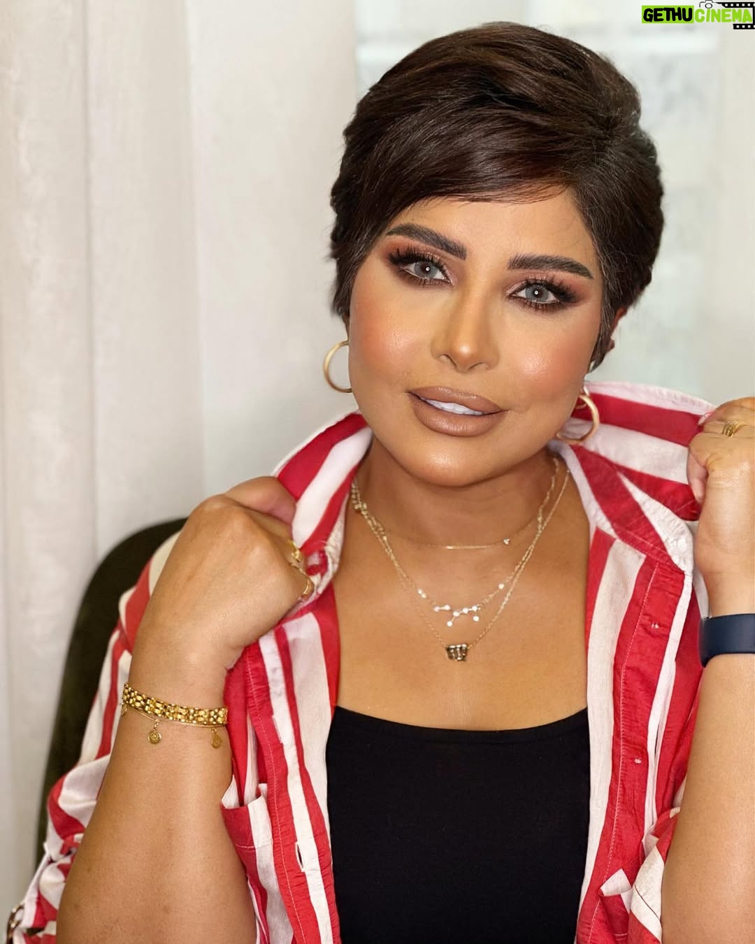 Mai Al Balushi - 1.3K Likes - * اللهم إني استودعك سنة مضت من عمري فاللهم اغفر لي ما كان في هذا العام، واللهم بارك لي في العام الجديد، واجعل لي القادم أفضل.
* واللهم اجعل بداية هذا العام الجديد خير وراحة لي ونهايتها خير.
* اللهم إني استودعك كافة أيام حياتي، فاللهم جملها لي.
* واللهم اجعل هذا العام الجديد أجمل من العام السابق وأجمل مما نرغب.
* اللهم اكتب لي في هذا العام تغيير في الأحوال إلى الأفضل وحقق لي خير ما أرغب.
* اللهم إني أسألك خير هذا العام المقبل نوره ويمنه وسلامته وبركته. #عيدميلاد #مي_البلوشي #عام_جديد #ترند