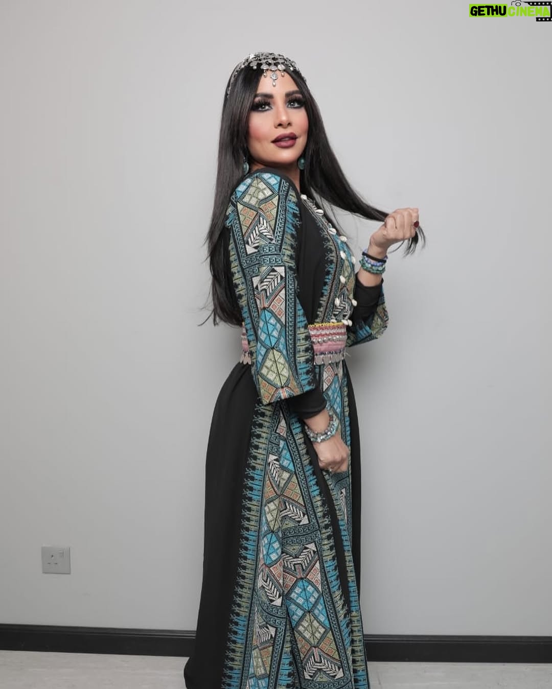 Mai Al Balushi - 487 Likes - ناطرينكم اليوم على مسرح بكر الشدي في البوليفارد. #مسرحية_ساحرة_الشمال طبعا اشكر الميكب ارتيست الجميلة القلب الروح اللي ما قصرت كل يوم تجي وتحط لي ميك اب وأشكر المصورة الجميلة منال الجابري احبكم وايد بنات الرياض 😍😍😍 @nanoo_39makeupartist @reflection_msj