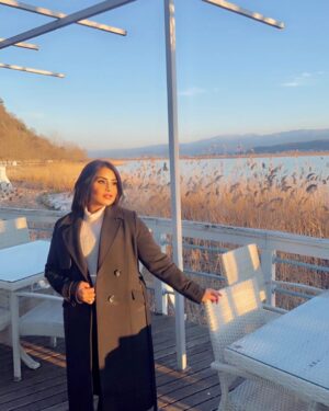 Mai Al Balushi Instagram - المثل التي أنارت طريقي ومنحتني، مرة بعد مرة، الشجاعة لمواجهة الحياة بمرح، هي الحب والجمال والحقيقة.

#مي_البلوشي #فن #فنانين #نجوم #الكويت
