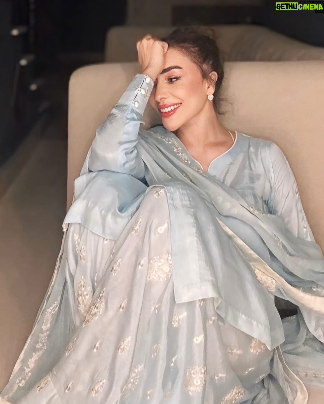 Maira Khan - 16.6K Likes - Meethi eid ki pehli raat apno kay saath ❤️
#dress @kyousufofficial ✨