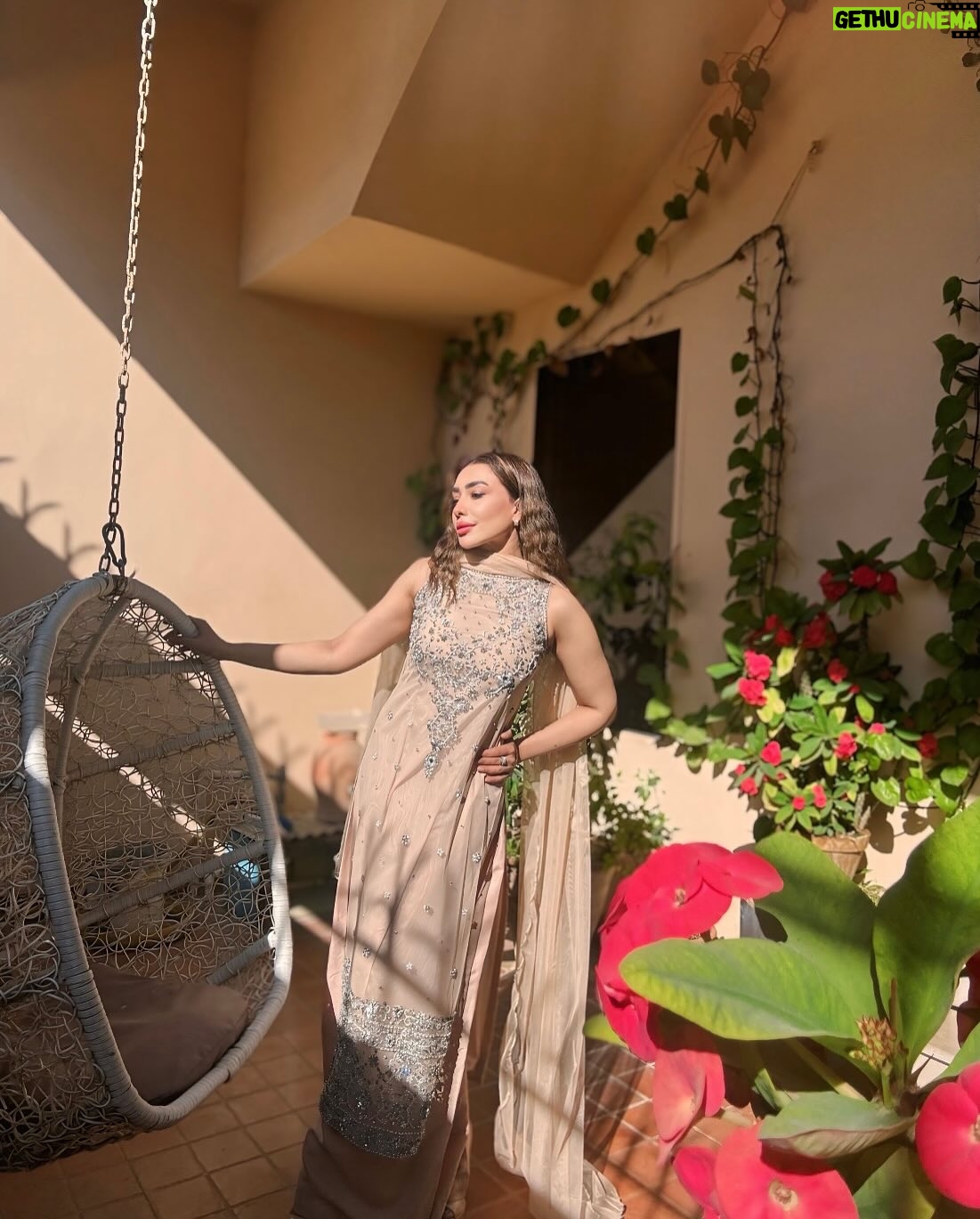 Maira Khan - 19.6K Likes - Eid Mubarak Aap sab ko 🫶🏻
Khoobsurat Eid ka jora @mansoorakramcouture ❤️