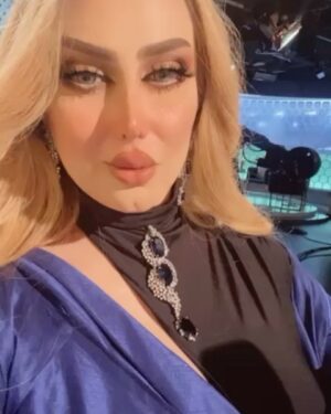 Mais Gomar Instagram - بمناسبة فوز الارجنتين 🥰ههههه صدفه البارحه نفس التوقيت جان عندي تصوير برنامج اللي سيعرض قريبآ وكانت مداخله حلوه من البرنامج احتفلنه بنهائيات كإس العالم على طريقتنه🥰❤️
مبروك لقطر التنظيم الرائع لكإس العالم ومبروك لنا كعرب هذا الأنجاز الذي نفتخر به ان تنظم كأس العالم دوله عربيه ويكون هكذا كرنفال كبير ورائع..
ومبروك للارجنتين ول مسي❤️❤️ ولمحبيهم❤️❤️❤️❤️
#ميس_كمر
#كأس_العالم
#مبروك_قطر
#مبروك_الارجنتين
#مسي