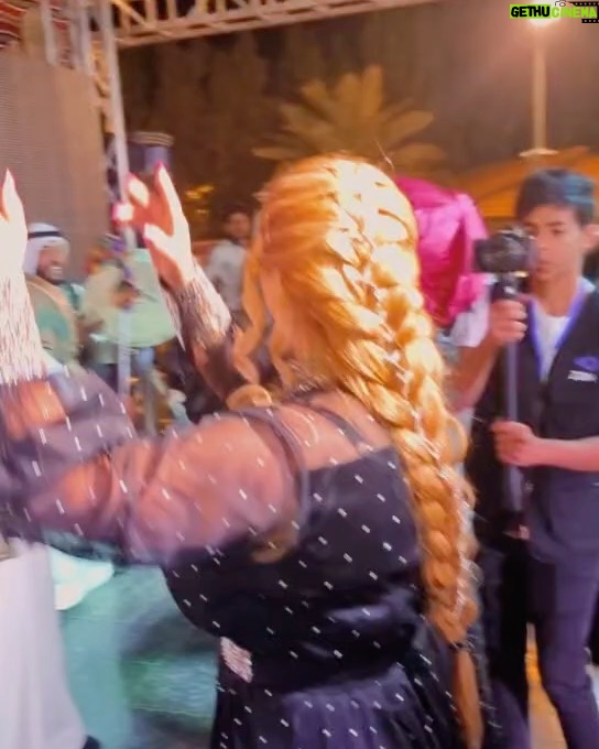 Mais Gomar - 21.1K Likes - جانب صغير من تواجدي بالبصره.. جنت كلش كلش سعيده بلقائي في جمهوري البصري الأكثر من رائع اسعدتوني وفرحتوني وكبرتولي قلبي .. الله يسعدكم واشوفكم كل سنه وكل عام وانتو بألف خير.. وجيتكم وحبكم اليه تاج على راسي 🌹❤️
وشكر كبير وخاص لمركز صابرينا كلينك للجمال
@sabreenaclinic 
وشكر خاص للمصمم العراقي العالمي الصديق الدكتور زياد العذاري على تصميم الفستان  وعلى الاداره الجميله لموجز اعمال الكرنفال.
@zeadalathary 
وشكرا للصديق الرائع نور العلقي.. على التقديم والترحيب 
@nooralalaqy 
وشكرا لانامل الكوافيره والماكيرا المبدعه سما على  التسريحه الحلوه والميك اب الحلو
@salon_simsimai_93 
وشكرا لنقيب فناني البصره وادارة حدائق البصره العائلي..
#ميس_كمر