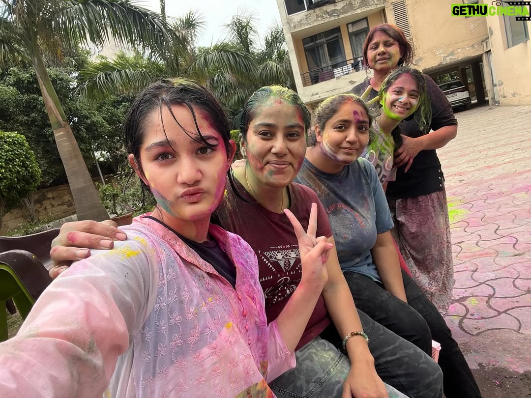 Maisha Dixit - 3.5K Likes - Happy holiiiii💕