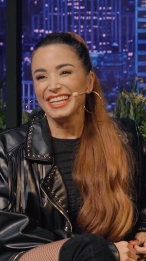 Majida Issa Instagram - Mk, casi no puedo hacerle esta interview a @majidaissa y no necesito decirles por qué. Muy weird, chandas.

¡Nos vemos mañana, mk! 8:00 p.m. solo en mi canal de YouTube. ¿Están ready para reírse con esta hembritney tan top e international? Obvio sí, weon.