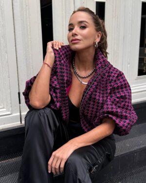 Majida Issa Instagram - Celebro la vida! Celebro nuestro estreno! Celebro su compañía gente linda. 

Gracias equipo por acompañarme hoy! Los quiero!
M&H @oscartsanchez @_heidymakeup 
Stylist @catalinaramirezstylist
Pantalón y chaqueta de @malva - @camilofranco.cf 
Joyas @sofiallanosaccessories 
Manager @deisymarroquin 
PR @labullapr 
📍@lafavoritarestaurante
Fotos por fortuna de mi amigo @santiagogiraldotv 
@vix