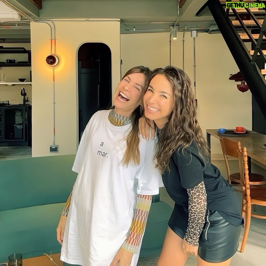 Majida Issa - 27.4K Likes - A punta de admirarnos procuramos el encuentro. A punta de experiencias y “ganas” hemos encontrado la manera de escribir nuestro destino. A punta de voluntad y “manitas de araña” hoy celebramos las historias que se empiezan a contar… que sean mil más Marce. #girlpower 🫶 @marcelamar07