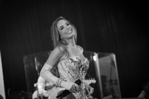 Majida Issa Instagram - #mood PA’ COMENZAR ESTA SEMANA!🤍
Cuál es su favorita? En qué canciones piensan? A sonreír y a cantar se dijo! Los leo … 🪩
PH de la maravillosa @carolinaramirezpaez 📸
(Gracias Caro y María por tanto amorcito💕)

@planchando_el_despecho #music #concert