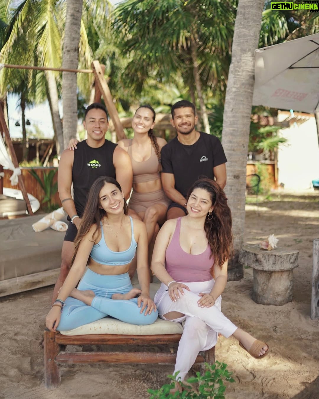 Majida Issa - 31.2K Likes - @conectacontualma.mx ha sido una experiencia distinta y especial. Un viaje al interior, un regreso al hogar. Parar, mirarse, re-conocer, dejar ir, re-plantar, respirar, florecer.
Gracias @lauramogollong por tu generosa invitación, por dar luz, por tu hermosa misión.
Gracias @johnyduran_ @unviajealalma.cr @carlosandresrojasv @mariaclaudiavelasco.yoga por su dulce guía, por su tiempo amoroso y su compromiso.
Gracias compañeros por abrirse, abrazar, poner la palabra para sanar. Que Dios restaure y los acompañe en cada uno de sus procesos.
Y por último (y muy importante) gracias a mi por darme este tiempo valioso. Me abrazo y los abrazo!
@conectacontualma.mx 🩵