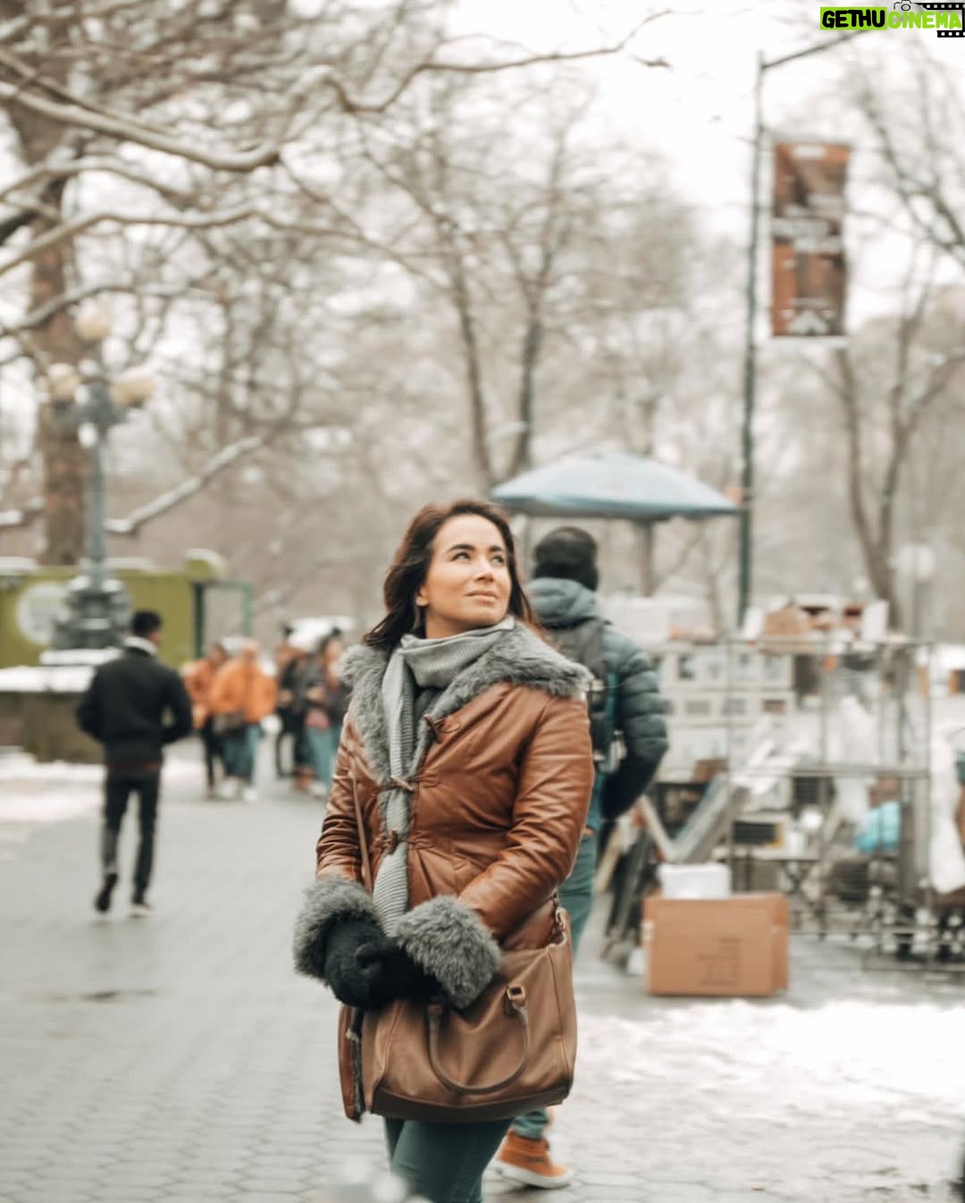 Majida Issa - 41.5K Likes - AURORA ya está en las salas de cine! 🎥🖤 @aurorapelicula Gracias a todos los que ven, comparten y disfrutan de nuestro cine colombiano. Me encanta leerlos!
En mis historias encontrarán en qué salas pueden ver nuestra película y varias sorpresitas más!
Ph: @mglondono 📸✨