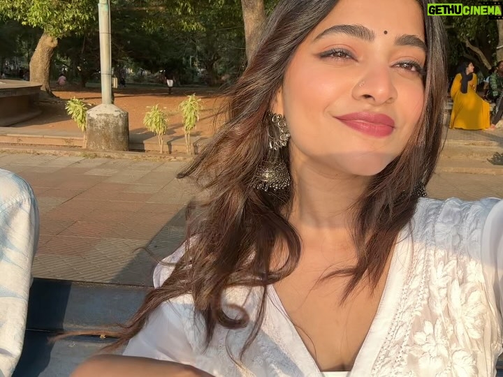 Malavika Sreenath - 18.2K Likes - From my desi drafts 🪷🫧🦚
Was missing my desi self a bit much..
And also, for the sake of this song! 🤍🎶