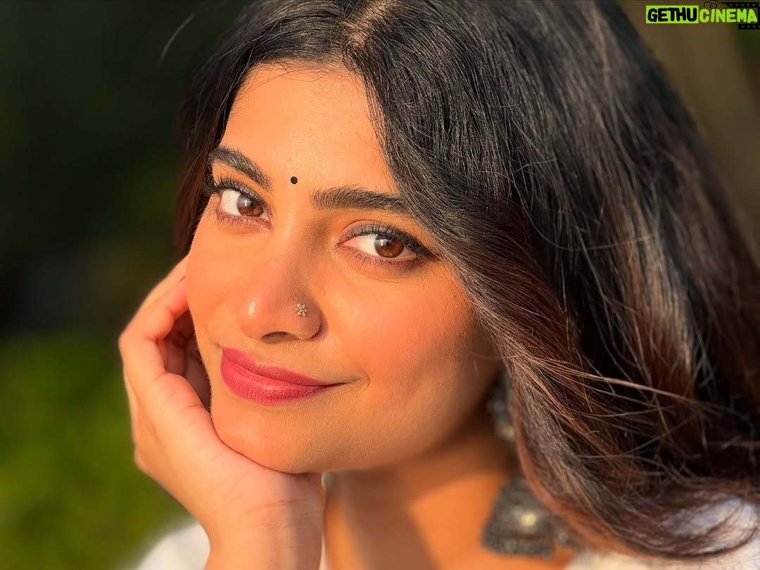 Malavika Sreenath - 18.2K Likes - From my desi drafts 🪷🫧🦚
Was missing my desi self a bit much..
And also, for the sake of this song! 🤍🎶