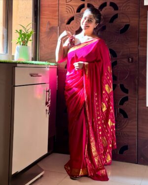 Malini Kapoor Instagram - Life is unpredictable..
Enjoy the ☀️ till you can !!
