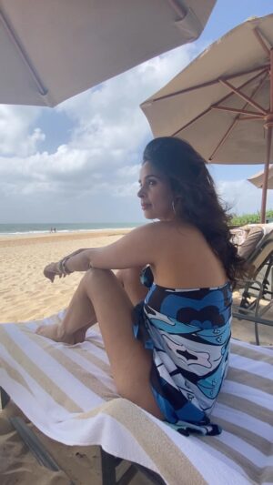 Mallika Sherawat Instagram - Pure Bliss 💦🌊🌴 
.
.
.
.
.
.
.
.
 #oceanvibes #beachday #saltintheair #tropicalvibes #sunkissed #goldenhour #earthlove #naturelover