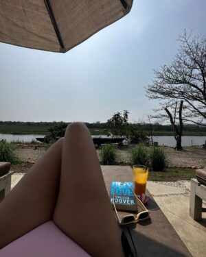 Malvika Subba Instagram - #sunkissed #tanned #pooltime