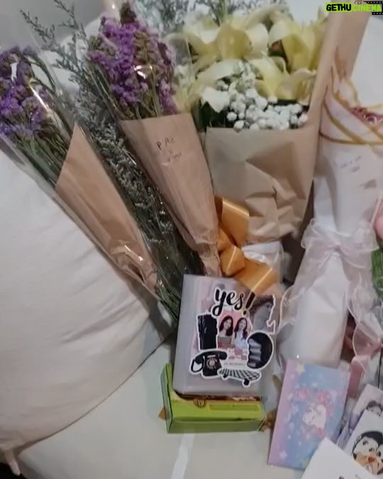 Maneerat Kam-Uan - 2.4K Likes - ขอบคุณทุกคนที่่มาด้วยใจ บางคนเดินทางไกลมาจากตจว. และกับทุกคนที่ส่งใจมา เพราะพท.จำกัด แต่อย่าเสียใจไปเลย ...
เพราะทุกคนให้ความรัก เราเลยได้มาอยู่ตรงนี้ 🧡
ขอบคุณที่ซัพพอร์ตค่ะ
#aepraewmeetdayxglonair