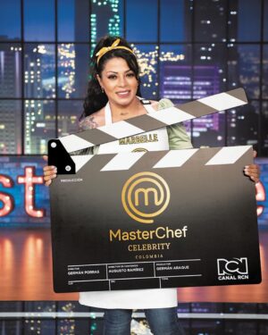 Marbelle Instagram - Nuevas experiencias ... 🍭
@masterchefcelebrityco 
@canalrcn 

Feliz de experimentar un nuevo reto 💋