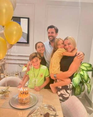 Marcela Ruete Instagram - Hoy cumple años el amor de mi vida 😍. Por miles de años ma juntos como familia. Te queremos eres el rey de la casa