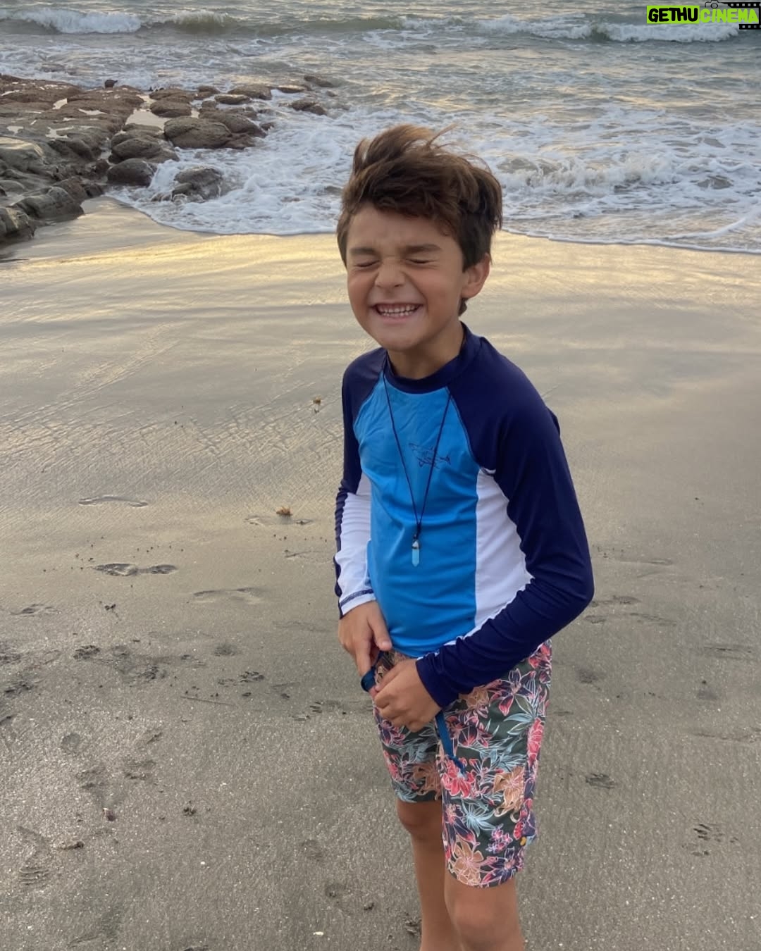 Marcela Ruete - 10.8K Likes - Feliz cumpleaƱos al niƱo de mi vida. A mi rey precioso. El mĆ”s divertido, sincero, ocurrido, y feliz!! Desde que naciste sorprendiste a todos. DespuĆ©s de haber tenido por cesĆ”rea a Cay, dos aƱos despuĆ©s naciste parto natural, sin anestesia š«£. Sanito y feliz. Como nos dijo el Dr cuando saliste ā este niƱo es un toroā jajajajjaj . Que siempre seas feliz, alegre, y agradecido. Te queremos