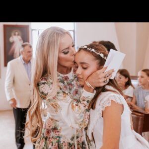 Marcela Ruete Instagram - Mi reina en qué momento creciste tanto! Te queremos