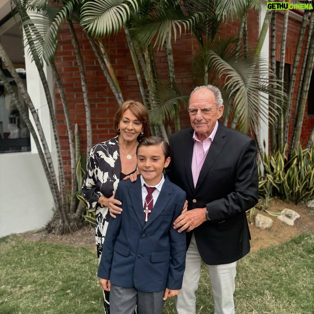 Marcela Ruete - 12.1K Likes - Un dĆa muy especial es la familia negri Ruete. Hoy fran hizo su primera comunión, significa mucho para nosotros ā¤ļøā¤ļø