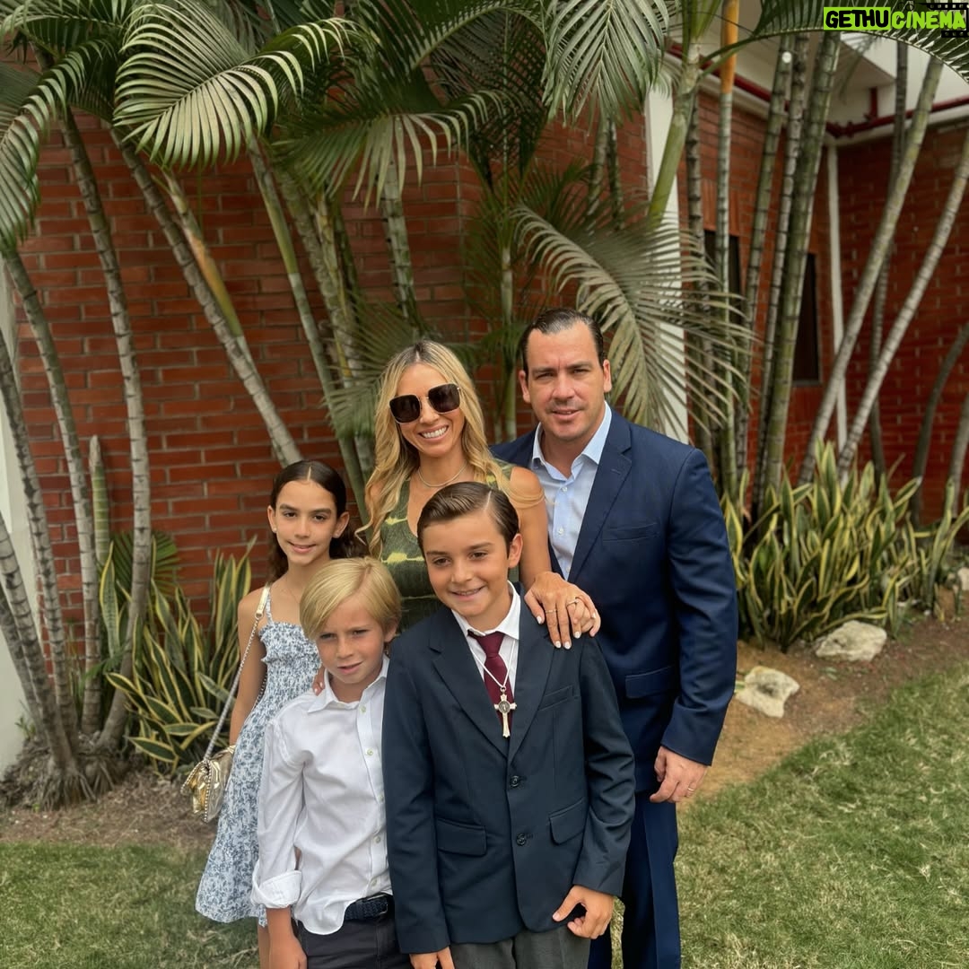 Marcela Ruete - 12.1K Likes - Un dĆa muy especial es la familia negri Ruete. Hoy fran hizo su primera comunión, significa mucho para nosotros ā¤ļøā¤ļø