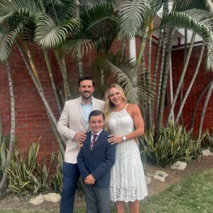 Marcela Ruete Instagram - Un día muy especial es la familia negri Ruete. Hoy fran hizo su primera comunión, significa mucho para nosotros ❤️❤️
