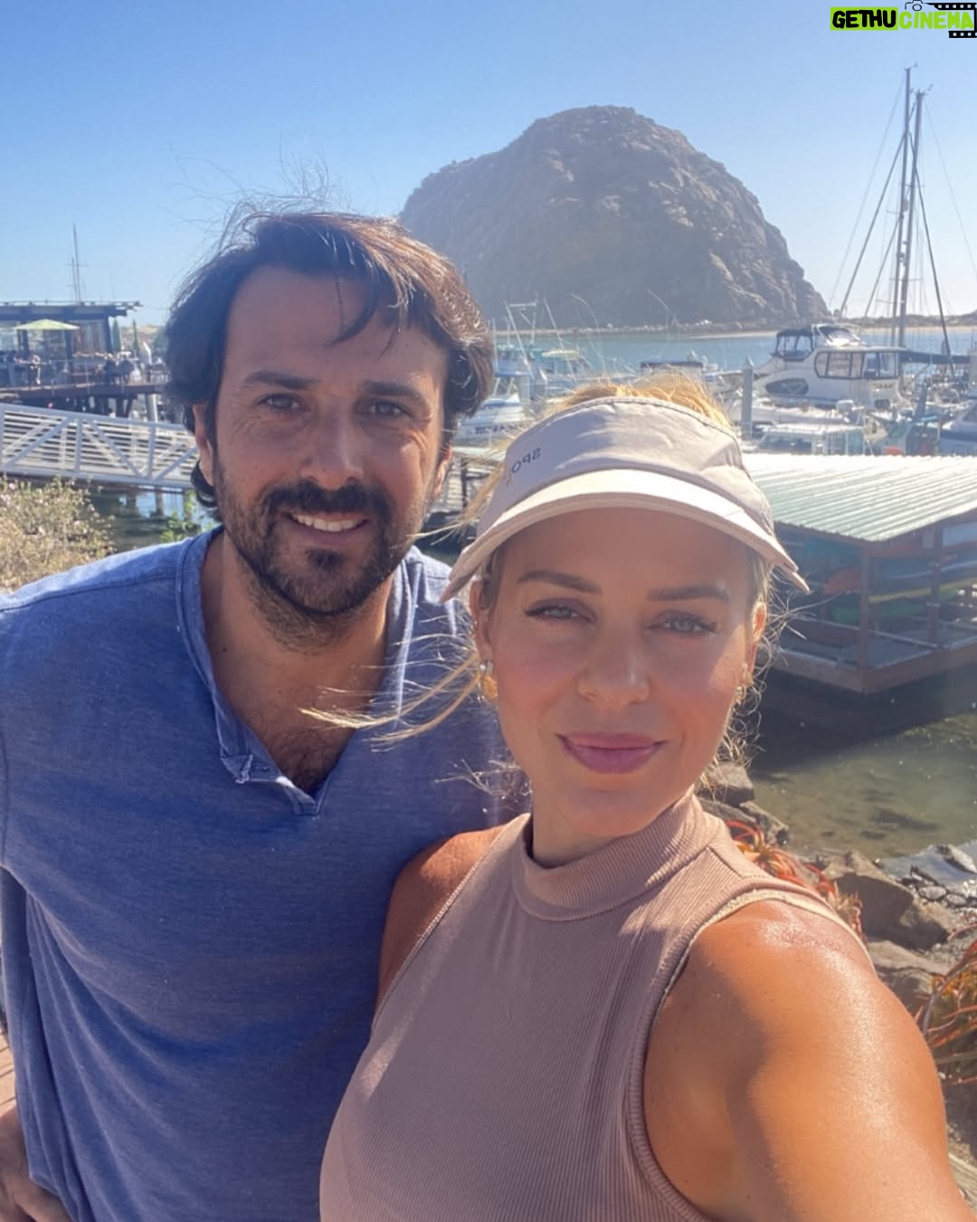 Marcela Ruete - 6.6K Likes - Adivinen cuantos aƱos cumplimos hoy de amarrados? 20!!!!!!!!!!!!!!! Es una locura. Hace veinte aƱos nos amarramos por primera vez. Y miren donde estamos hoy. Viviendo en Ecuador, con 3 hijos. El tiempo vuela definitivamente. La clave estĆ” en disfrutar cada dĆa juntos. ā¤ļøā¤ļøā¤ļøā¤ļø