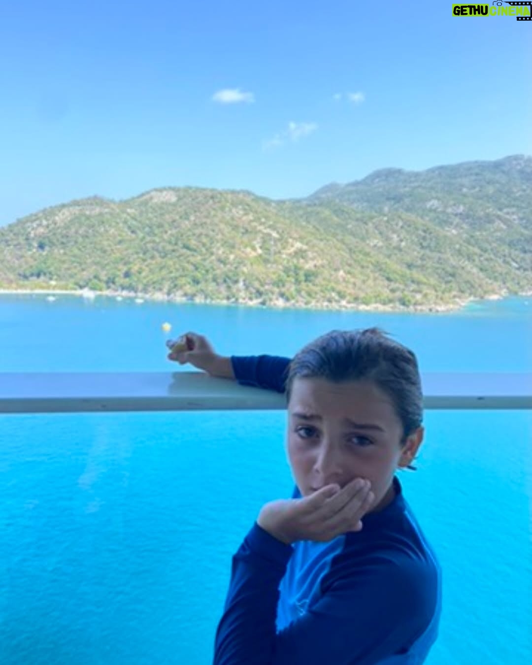 Marcela Ruete - 10.8K Likes - Feliz cumpleaƱos al niƱo de mi vida. A mi rey precioso. El mĆ”s divertido, sincero, ocurrido, y feliz!! Desde que naciste sorprendiste a todos. DespuĆ©s de haber tenido por cesĆ”rea a Cay, dos aƱos despuĆ©s naciste parto natural, sin anestesia š«£. Sanito y feliz. Como nos dijo el Dr cuando saliste ā este niƱo es un toroā jajajajjaj . Que siempre seas feliz, alegre, y agradecido. Te queremos