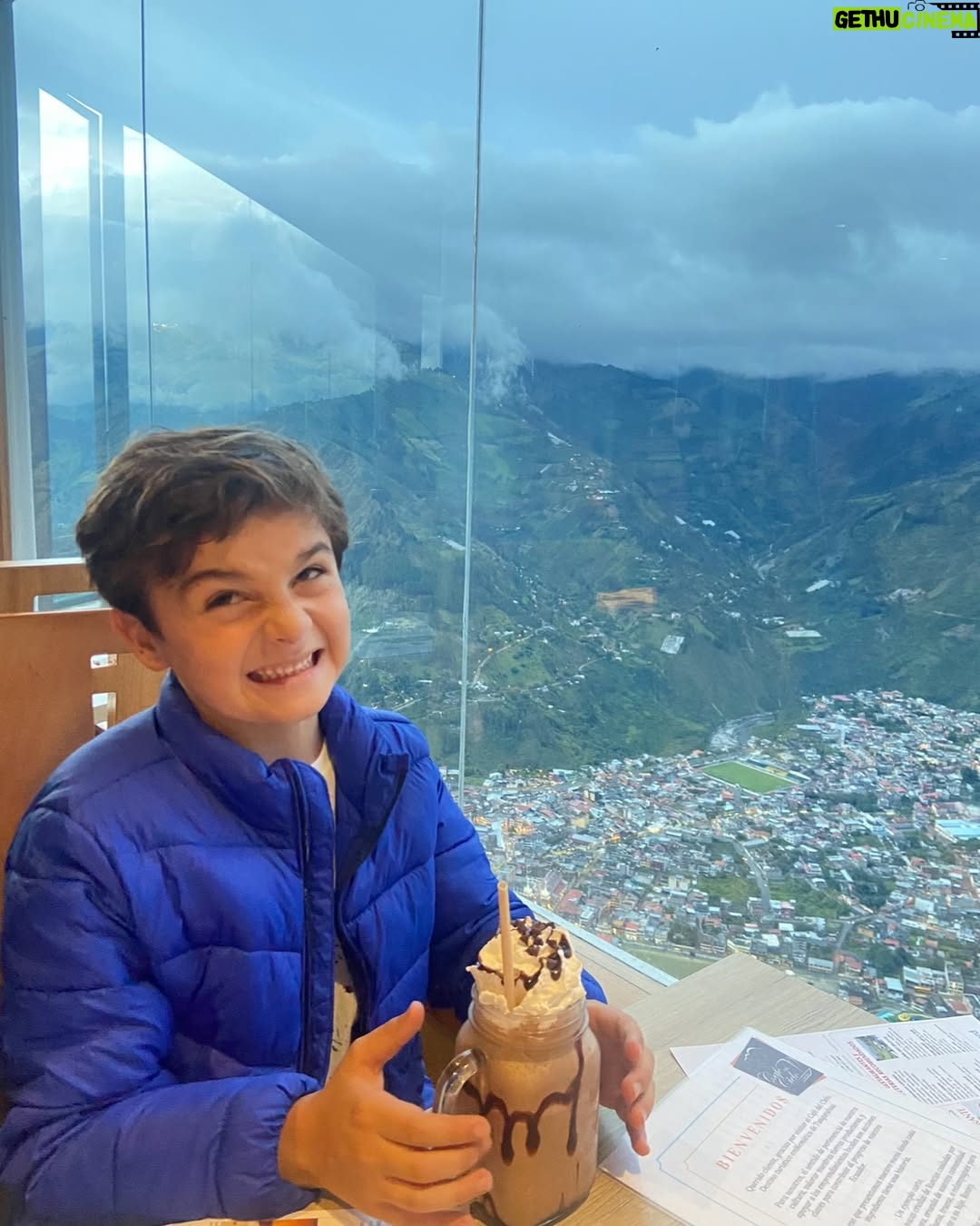 Marcela Ruete - 10.8K Likes - Feliz cumpleaƱos al niƱo de mi vida. A mi rey precioso. El mĆ”s divertido, sincero, ocurrido, y feliz!! Desde que naciste sorprendiste a todos. DespuĆ©s de haber tenido por cesĆ”rea a Cay, dos aƱos despuĆ©s naciste parto natural, sin anestesia š«£. Sanito y feliz. Como nos dijo el Dr cuando saliste ā este niƱo es un toroā jajajajjaj . Que siempre seas feliz, alegre, y agradecido. Te queremos