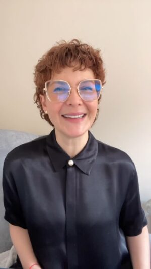 Margarita Ortega Instagram - Llega 2025 con un nuevo ingrediente, sumaremos poemas breves a nuestros habituales cuentos cortos. ¡Todo un reto! 
Espero que me cuenten en sus comentarios como les va con la ampliación de este universo que hemos venido compartiendo y construyendo a través del tiempo en mi cuenta. 
Un abrazo. 
#hoy de Nicanor Parra: La montaña rusa. 

#leer #libros #literatura #poemabreve #poema #margaritaortega