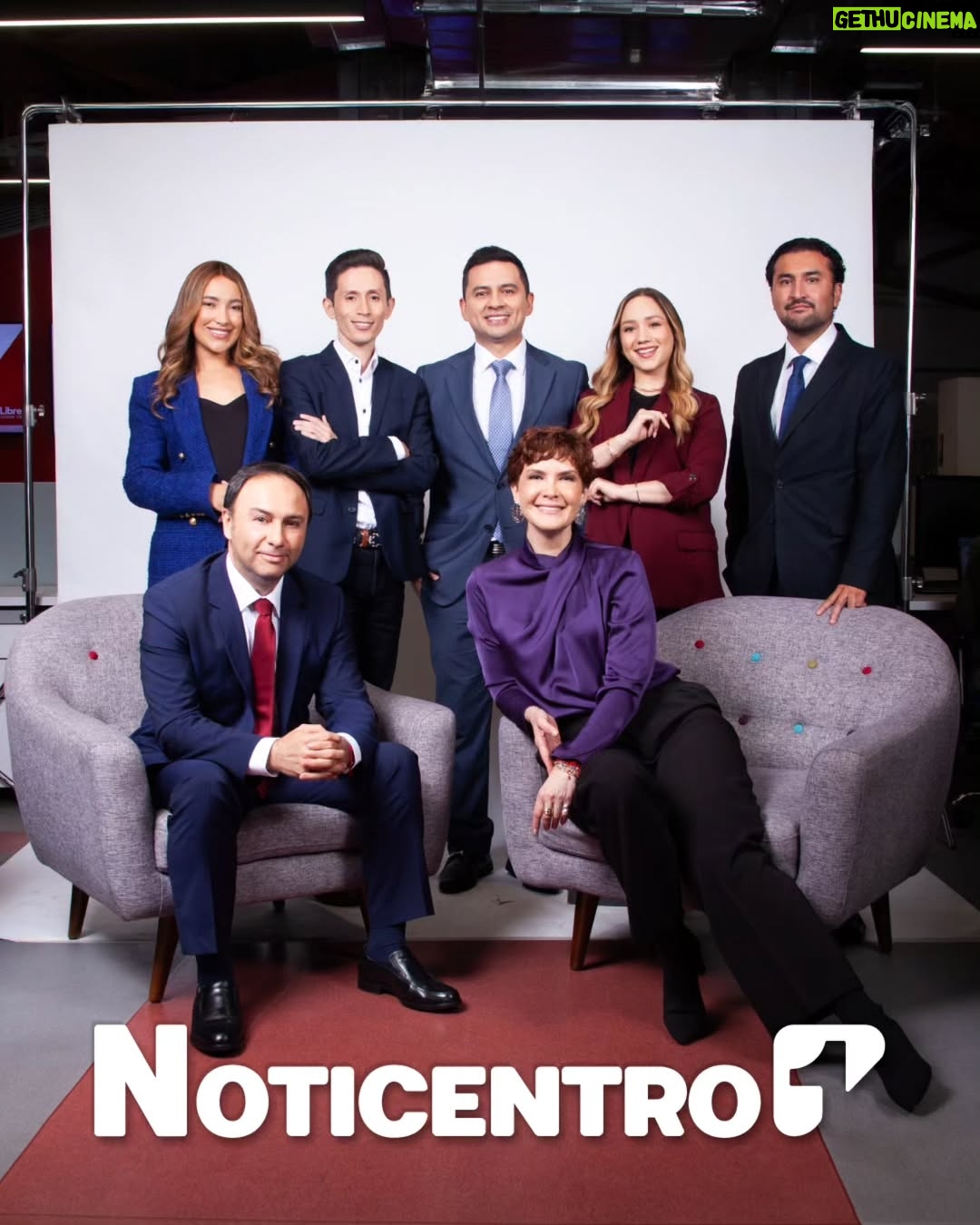 Margarita Ortega - 1.7K Likes - ¡Las #noticias volvieron al #Canal1! 🔴📺 Y lo hicieron con más fuerza que nunca.
El equipo de Noticentro 1 se fortalece con periodistas apasionados, presentadores con trayectoria, editores rigurosos y muchos otros profesionales que día a día construyen información exclusiva y de calidad para ti.
Detrás de cada emisión hay talento, compromiso y vocación por el periodismo. Porque informar no es solo contar lo que pasa, es entenderlo, explicarlo y hacerlo con responsabilidad, en un formato fresco y dinámico.
No te pierdas la Emisión Central de #NotiCentro1 a las 9:00 pm de lunes a viernes, además de varios boletines a los largo del día para que estés informado.
Más información en Canal1.com.co