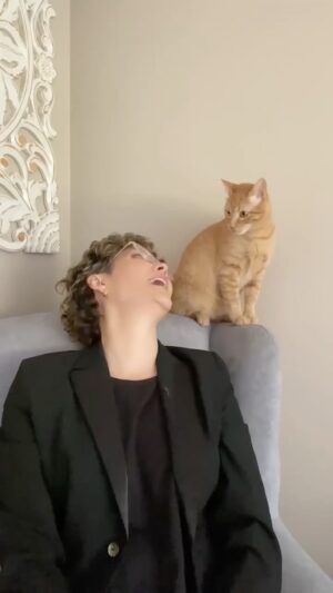 Margarita Ortega Instagram - Disfruta estos fragmentos de la primera temporada de Mujeres 50  con margarita Ortega.
 
En este vídeo exploramos el tema de la sexualidad en la mediana edad, con un especialista, el Dr. Alejandro Montoya, gineco-obstetra. @dralejandromontoyamejia 

Cuéntanos tu opinión en los comentarios, te estaré leyendo.

#sexualidad #mujer #50  #50años #menopausia #andropausia #mujeres50masconmargaritaortega #medianaedad #sexualidad