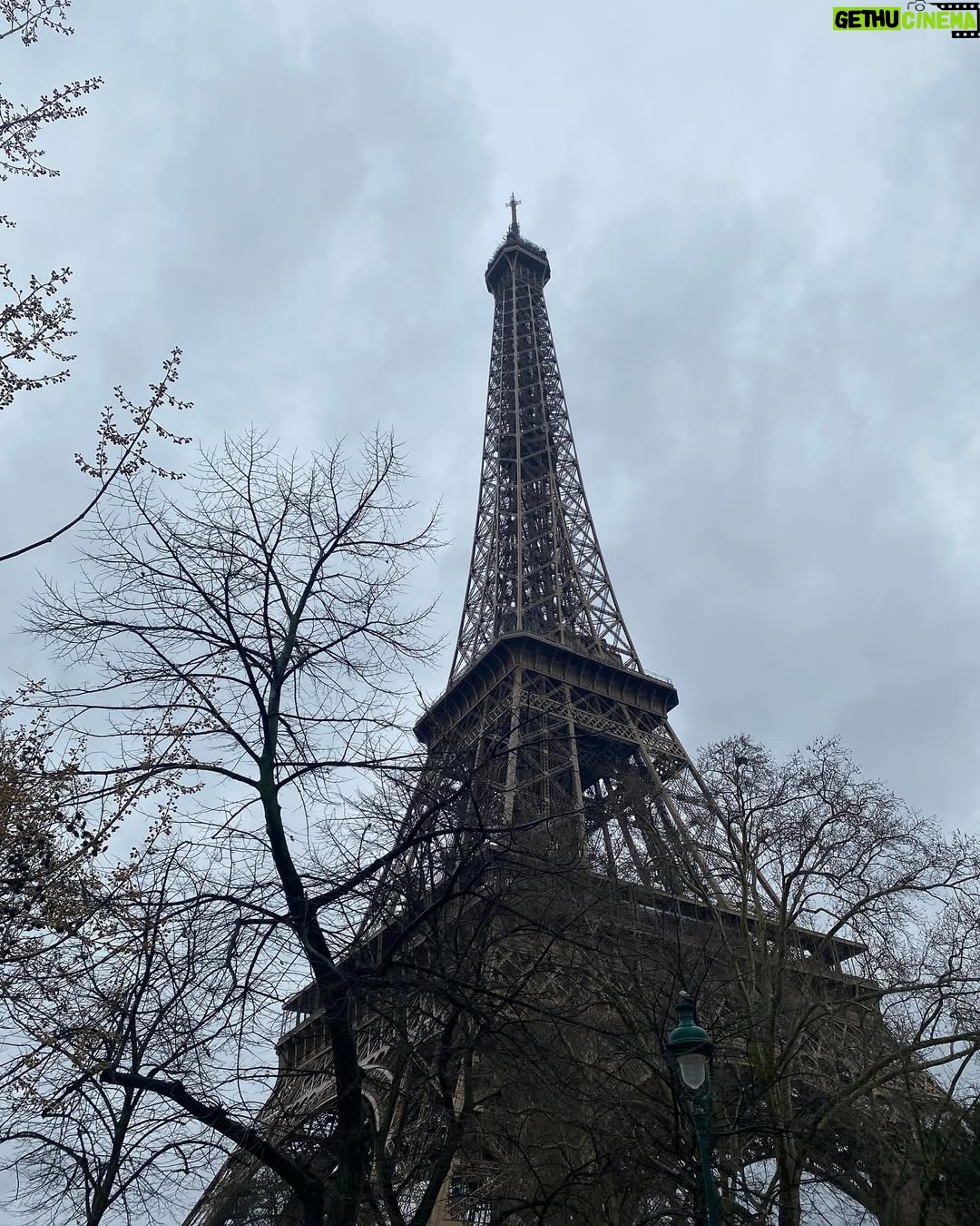 Margarita Ortega - 4.8K Likes - Postalita invernal! 🧣❄️ #paris