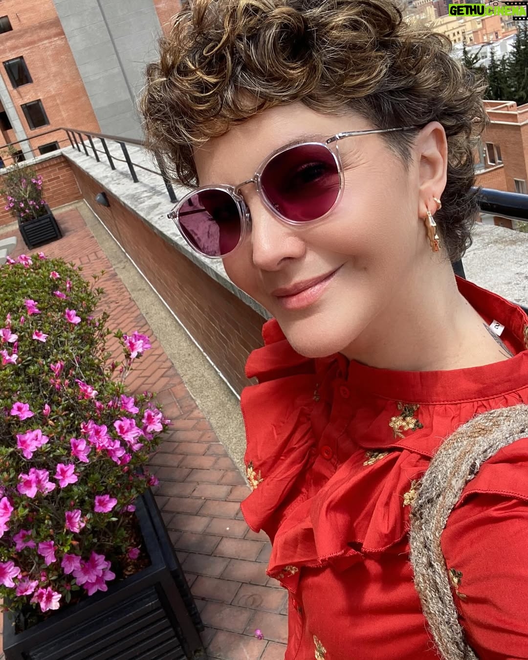 Margarita Ortega - 3K Likes - ¡Ehhh! Pues... porque sí. A veces no hay que tener razones, es y ya está.
Feliz #sabado
#vida #vivir