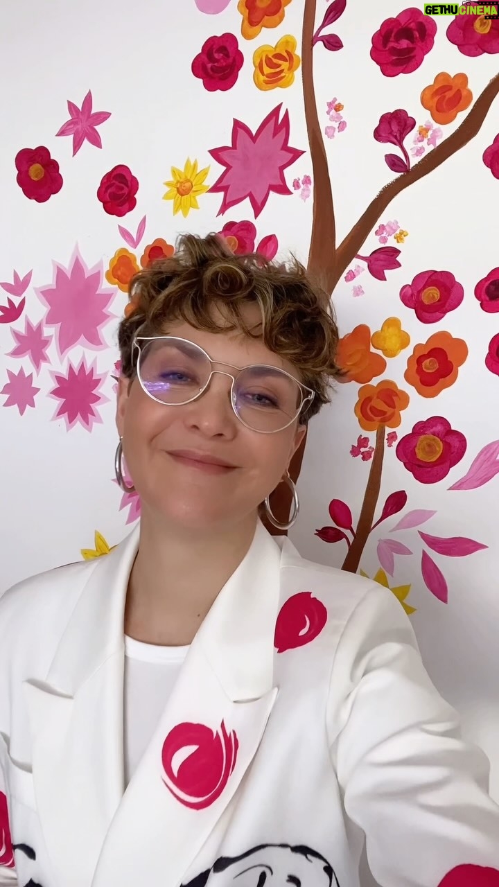 Margarita Ortega - 660 Likes - Vamos a comenzar la semana con este cuento corto de Julia Otxoa: "Carpetas"
Los leo en comentarios.
#felizlunes #microficción #cuentocorto #leer #libros #literatura #margaritaortega