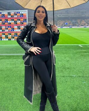 Maria Luisa Jacobelli Instagram - Un po’ di pioggia ieri a San Siro 🤏🏽😂 
#interlazio