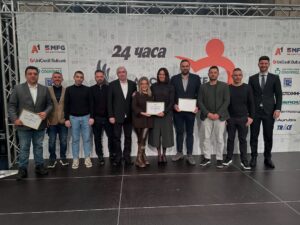 Maria Silvestar Instagram - “24 часа” и “Достойните българи”  се провеждат ежегодно, а тази година за екипът на @brigadanovdom  @official.btv признанието беше в категория “ Надежда за дом” 
Благодарим от сърце, за нас беше чест да сме сред всички наградени в залата.

#добротоезаразно 🤍

@24chasa.bg #достойнитебългари