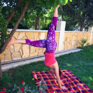 Mariam Hassan Instagram - Take your #exercise outside whenever you can 🤸‍♂️