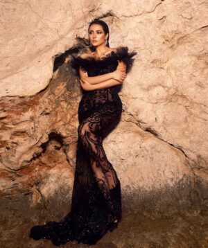 Mariam Hassan Instagram - #black ♥
Dress : @abbasharajli 
Photographer : khalil Tabib
Mua : Ahmad Al Ahmad