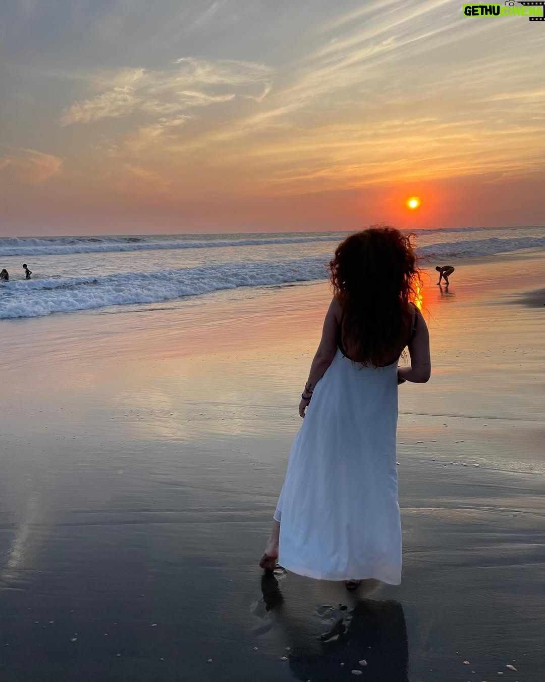 Mariana Avila - 7.8K Likes - β¨En abril festejos y atardeceresπ₯πβ¨
Gracias siempreπ©π»βπ¦°π°π