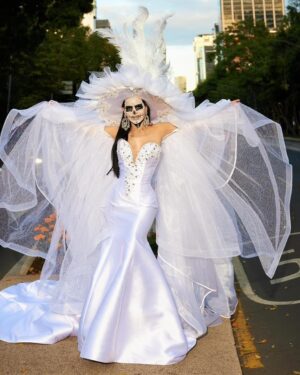 Maribel Guardia Instagram - #Catrina 🌸💀 Recordando que somos eternos
Que la muerte es solo un paso para regresar a nuestro verdadero origen, el espíritu divino De Dios 
Foto: @luisreyes_foto 
Look: @mitzyofficial_ 👰🏻
Maquillaje: @mexicanmakeupartist
.
.
.
#diademuertos #catrinas #mexico